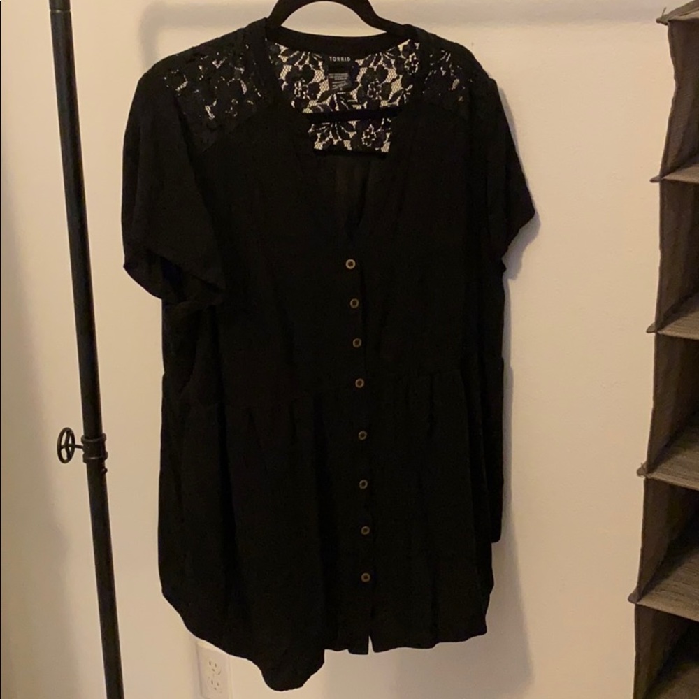 Torrid babydoll button up blouse